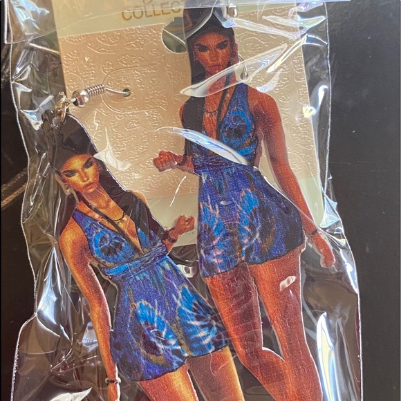 African American Black Woman Wooden Earrings - Picture 1 of 2